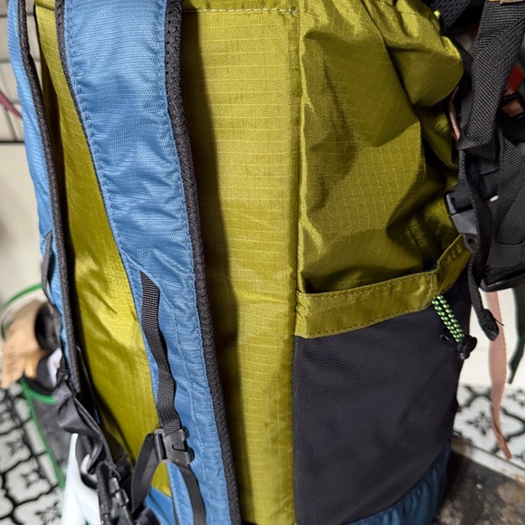 Patagonia Green and Blue Backpack with Pink Accent - Picture 8 of 9